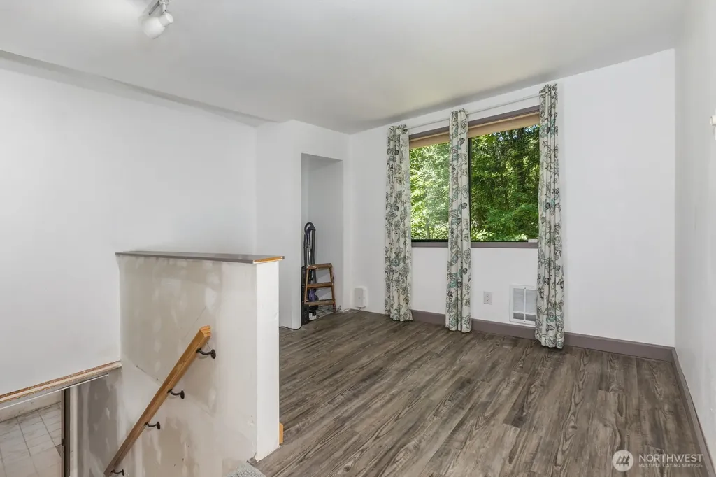 3827 212th Street SW Lynnwood WA 98036