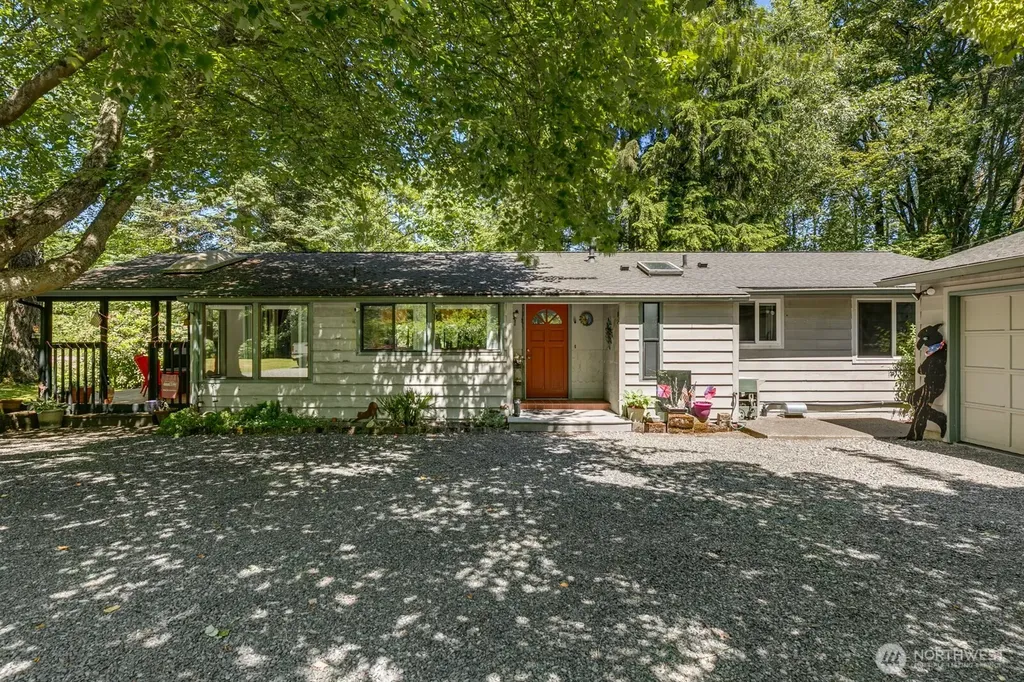 3827 212th Street SW Lynnwood WA 98036