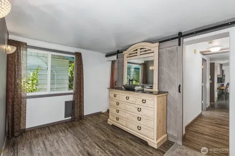 3827 212th Street SW Lynnwood WA 98036