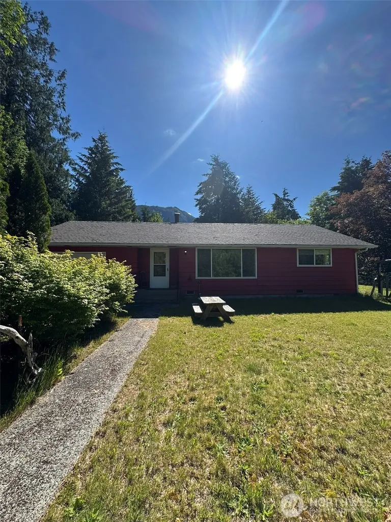660 Commercial Avenue Darrington WA 98241