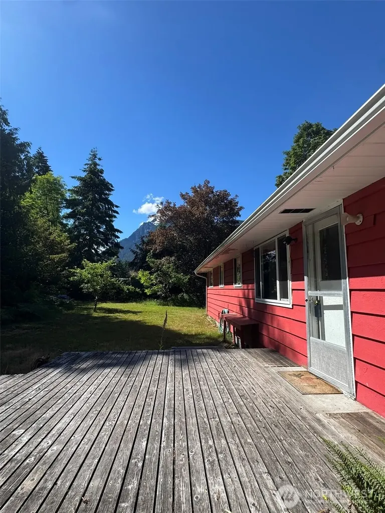 660 Commercial Avenue Darrington WA 98241