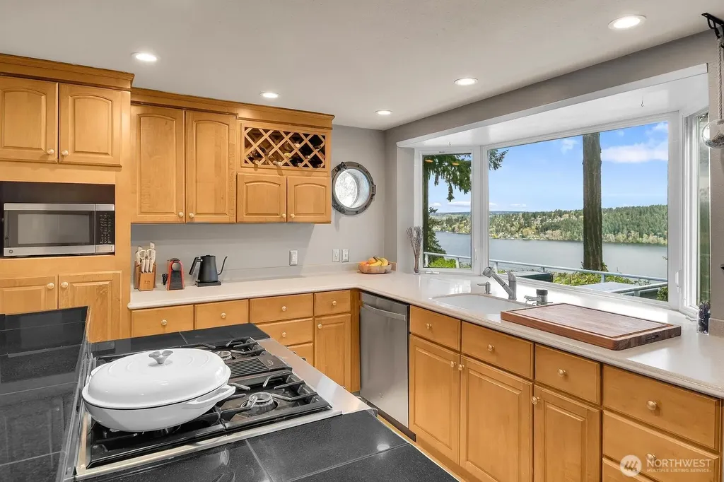 13522 40th Avenue NE Seattle WA 98125
