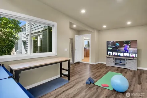 13522 40th Avenue NE Seattle WA 98125