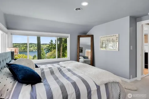 13522 40th Avenue NE Seattle WA 98125