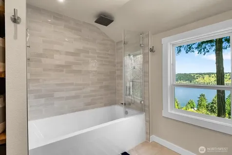 13522 40th Avenue NE Seattle WA 98125