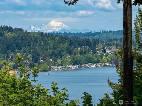 13522 40th Avenue NE Seattle WA 98125