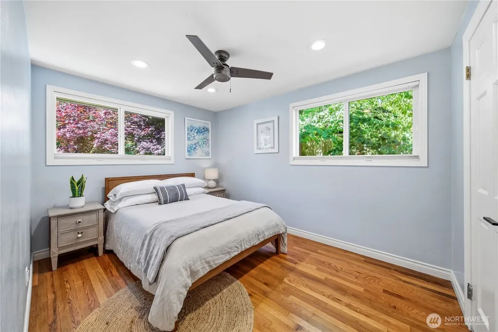 11239 35th Avenue SW Seattle WA 98146