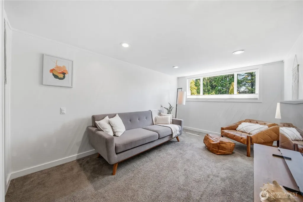 11239 35th Avenue SW Seattle WA 98146