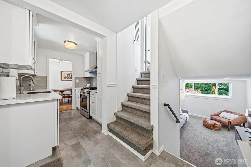 11239 35th Avenue SW Seattle WA 98146