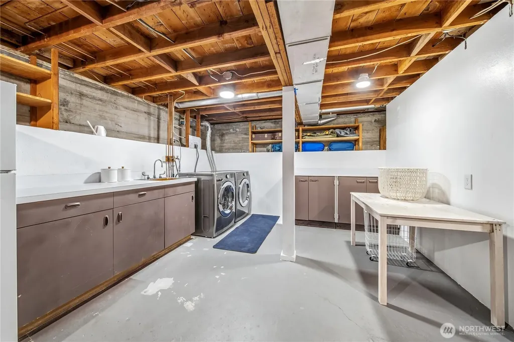 11239 35th Avenue SW Seattle WA 98146