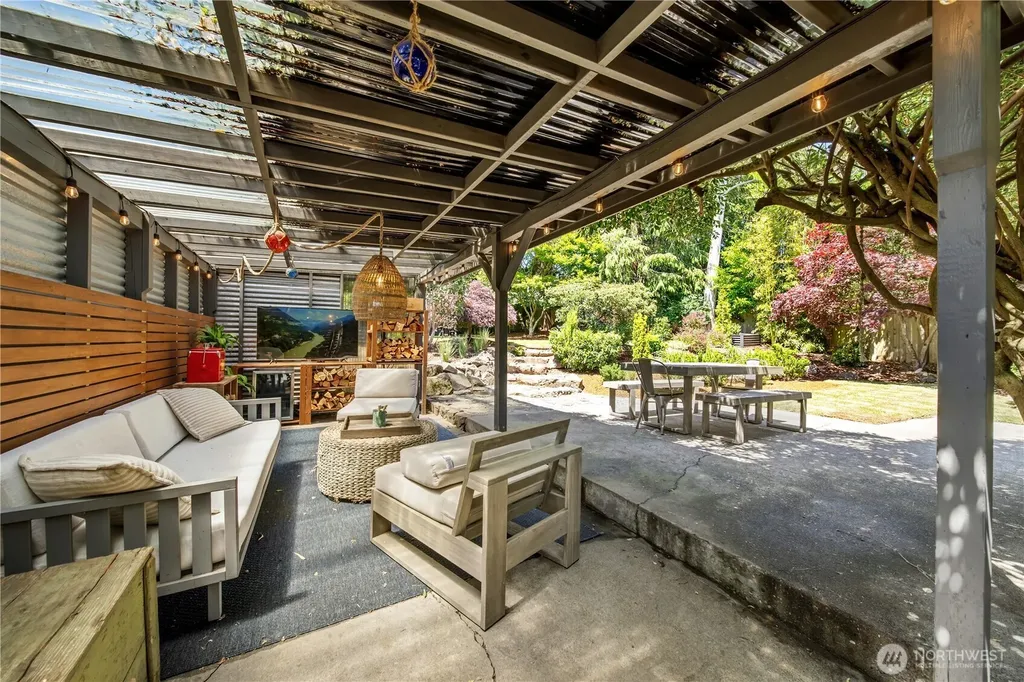 11239 35th Avenue SW Seattle WA 98146