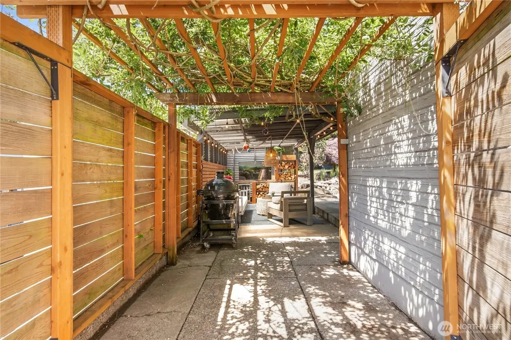 11239 35th Avenue SW Seattle WA 98146