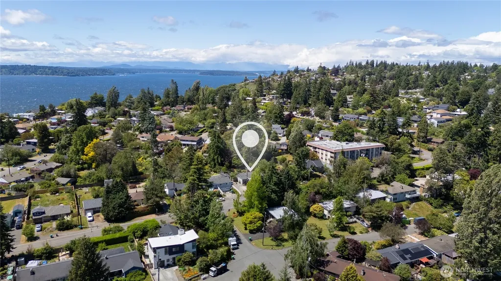 11239 35th Avenue SW Seattle WA 98146