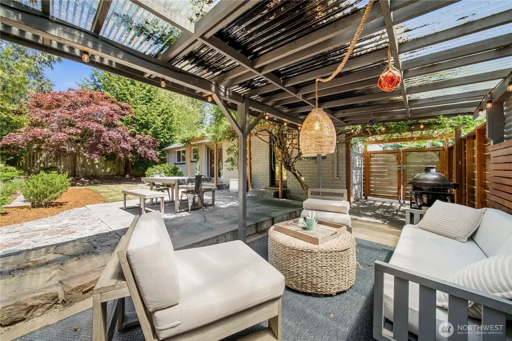 11239 35th Avenue SW Seattle WA 98146