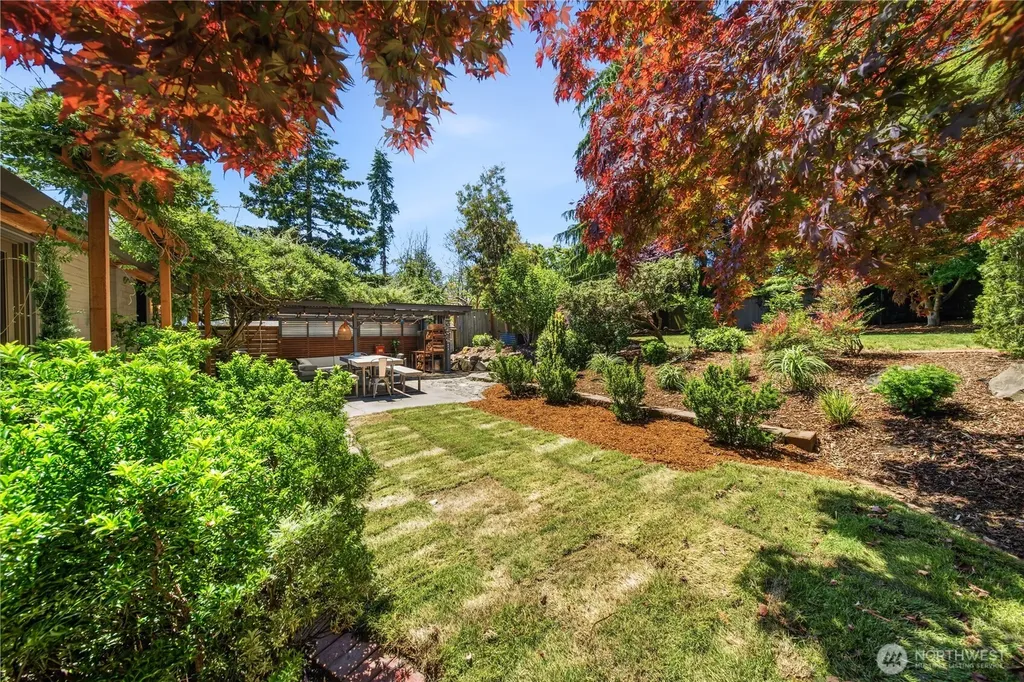 11239 35th Avenue SW Seattle WA 98146