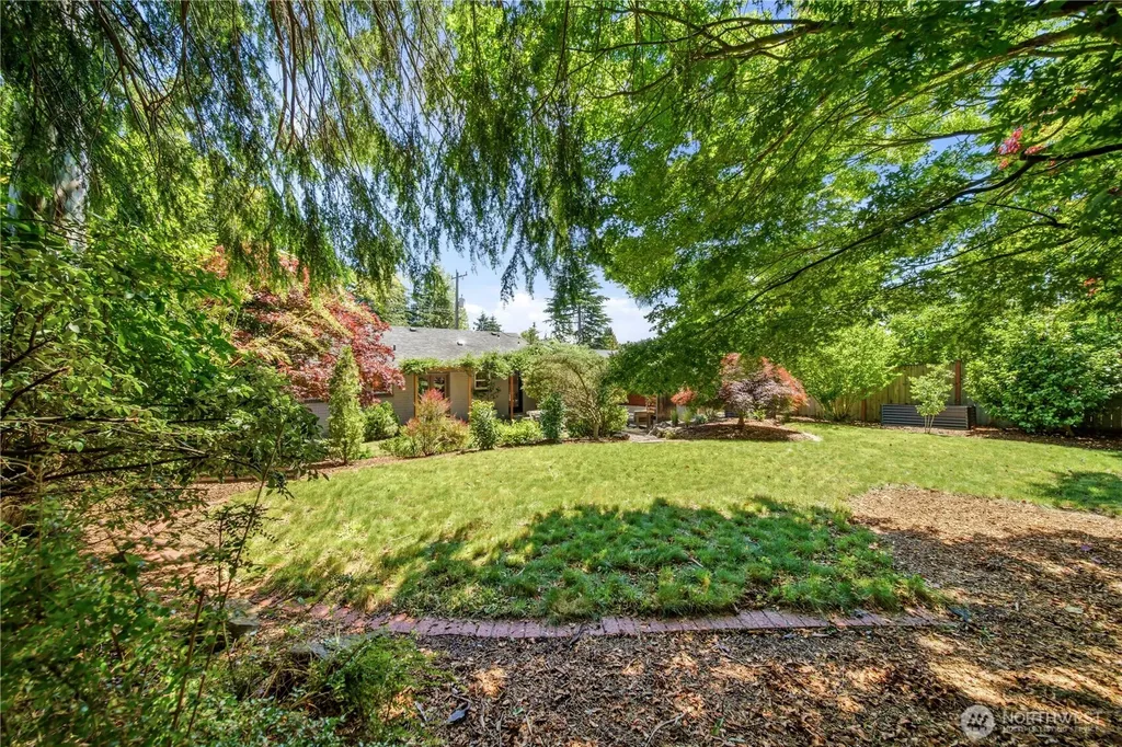 11239 35th Avenue SW Seattle WA 98146