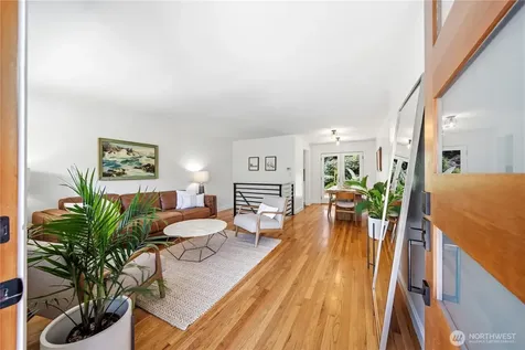 11239 35th Avenue SW Seattle WA 98146