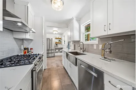 11239 35th Avenue SW Seattle WA 98146