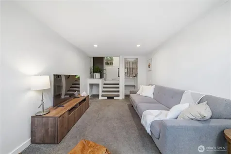 11239 35th Avenue SW Seattle WA 98146