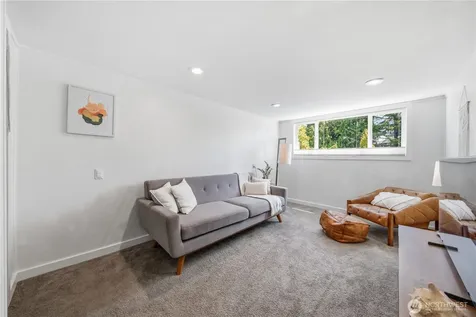 11239 35th Avenue SW Seattle WA 98146