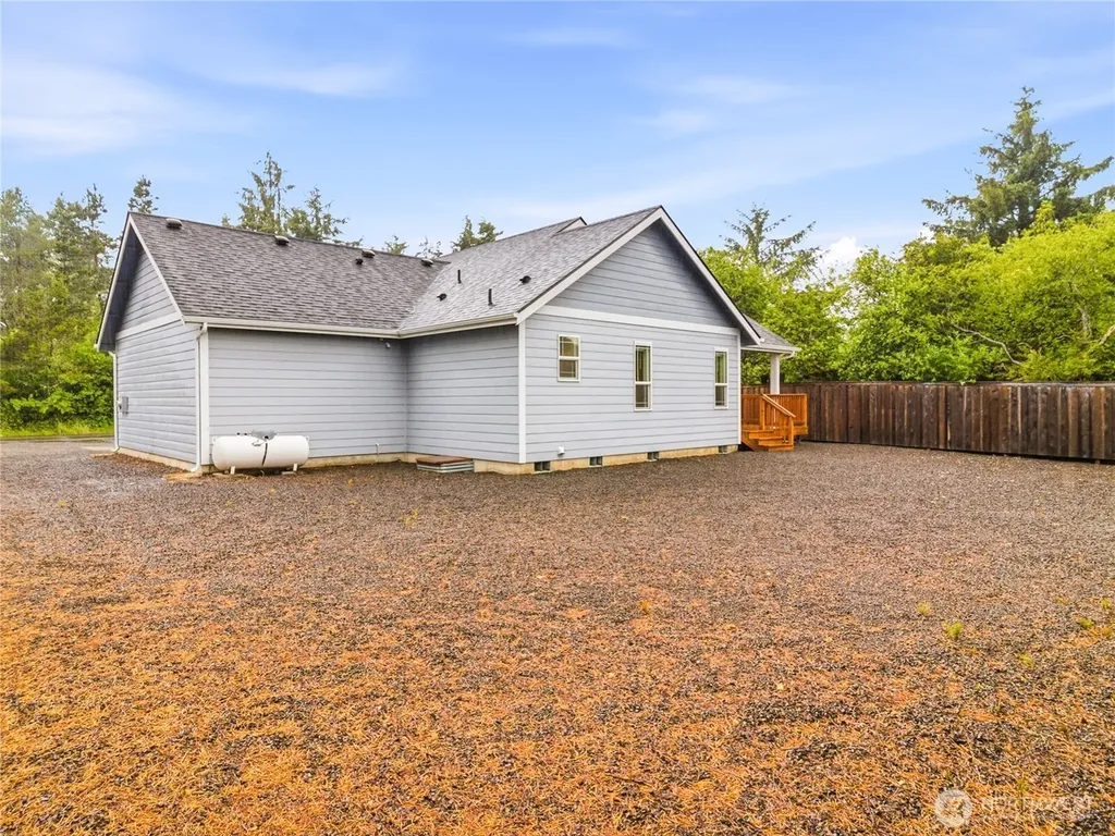 410 Ensign Avenue NW Ocean Shores WA 98569
