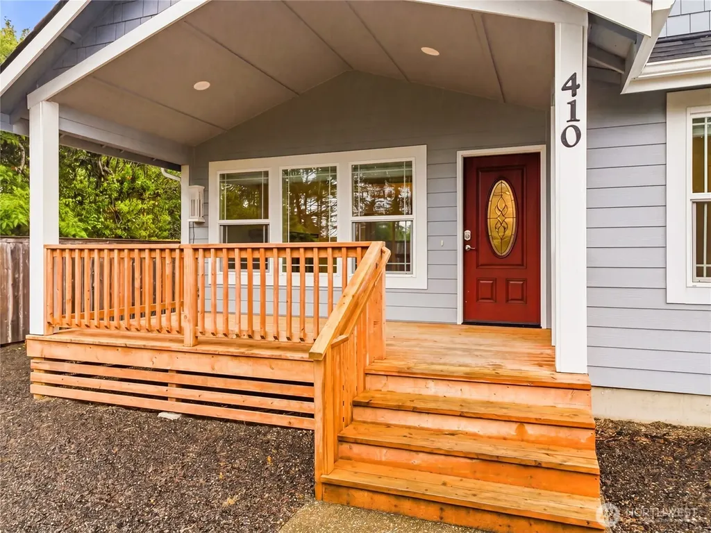 410 Ensign Avenue NW Ocean Shores WA 98569