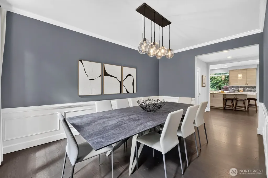 25720 NE 4th Place Sammamish WA 98074