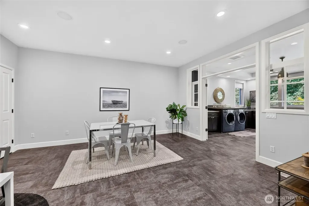 25720 NE 4th Place Sammamish WA 98074