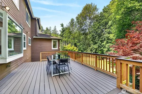25720 NE 4th Place Sammamish WA 98074