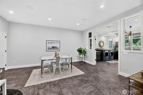 25720 NE 4th Place Sammamish WA 98074