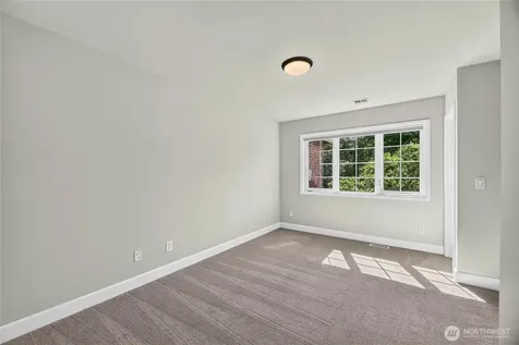 25720 NE 4th Place Sammamish WA 98074