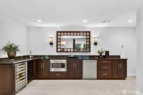 25720 NE 4th Place Sammamish WA 98074