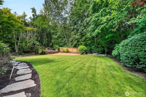 25720 NE 4th Place Sammamish WA 98074