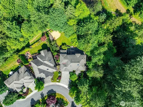25720 NE 4th Place Sammamish WA 98074