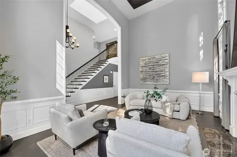 25720 NE 4th Place Sammamish WA 98074