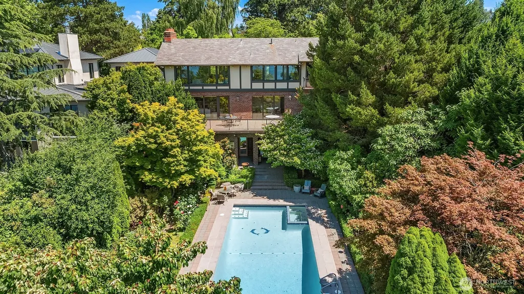 3925 NE Surber Drive Seattle WA 98105