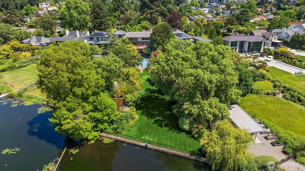 3925 NE Surber Drive Seattle WA 98105
