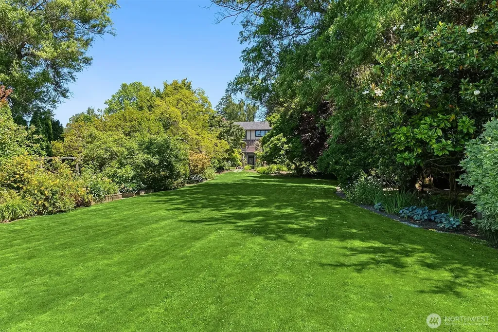 3925 NE Surber Drive Seattle WA 98105