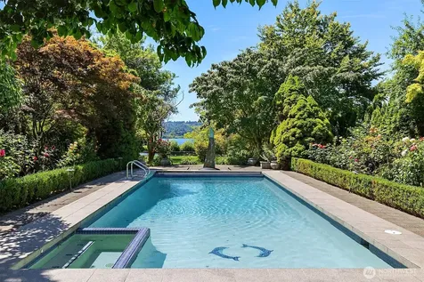 3925 NE Surber Drive Seattle WA 98105
