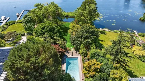 3925 NE Surber Drive Seattle WA 98105