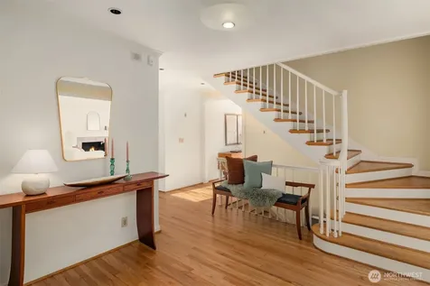3925 NE Surber Drive Seattle WA 98105