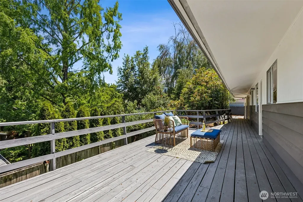 15724 13th Avenue SW Burien WA 98166