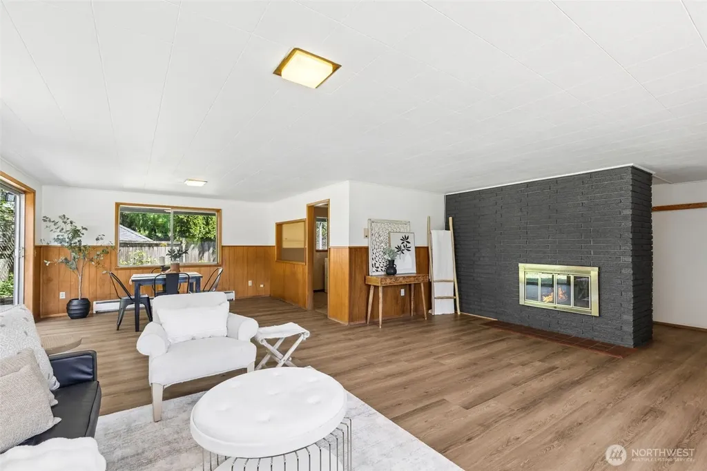 15724 13th Avenue SW Burien WA 98166