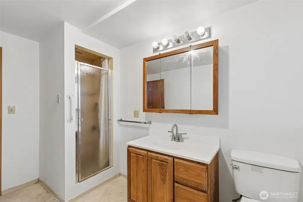 15724 13th Avenue SW Burien WA 98166