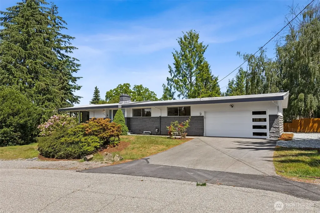 15724 13th Avenue SW Burien WA 98166