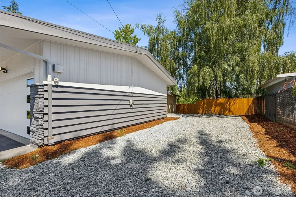 15724 13th Avenue SW Burien WA 98166