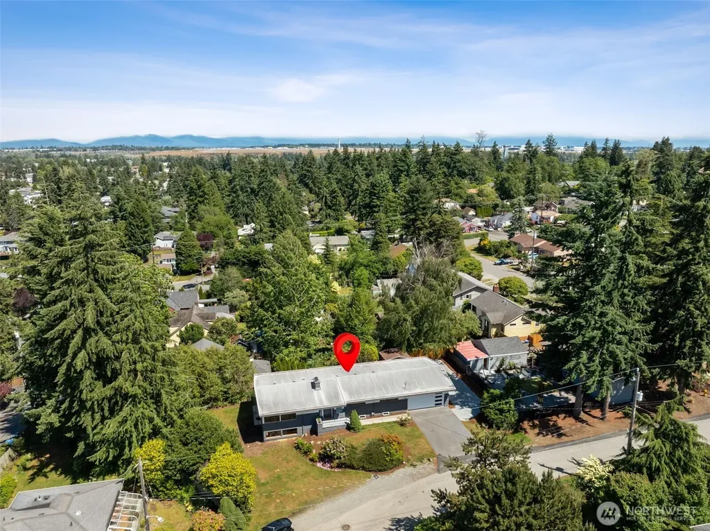 15724 13th Avenue SW Burien WA 98166