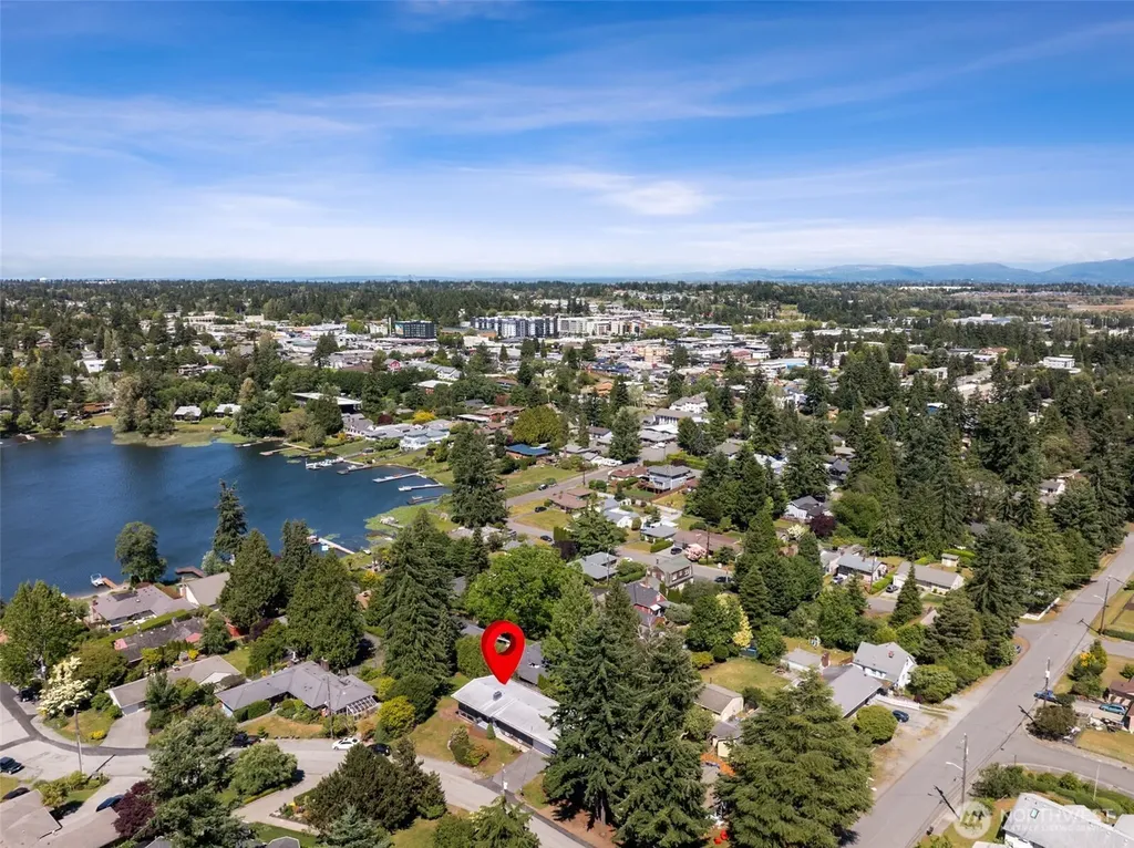 15724 13th Avenue SW Burien WA 98166