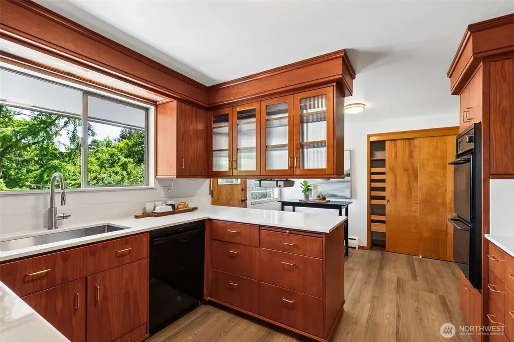 15724 13th Avenue SW Burien WA 98166