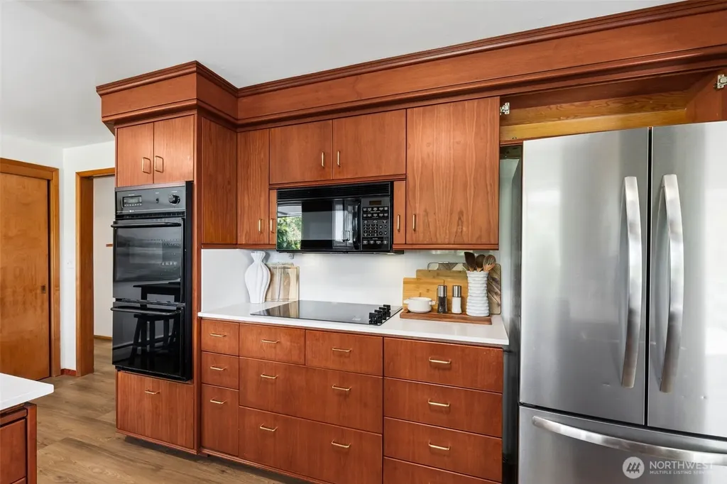 15724 13th Avenue SW Burien WA 98166